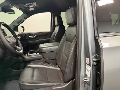 Used 2025 GMC Yukon XL Denali AWD/4WD image 58