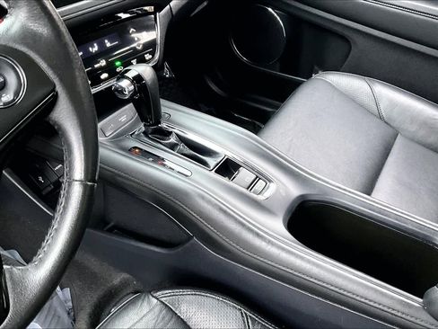 Used 2018 Honda HR-V EX-L image 16