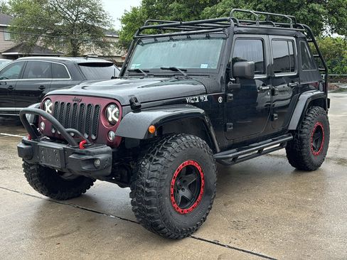 Used 2015 Jeep Wrangler Unlimited Rubicon image 3