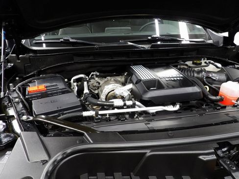 Used 2023 GMC Yukon SLT image 29