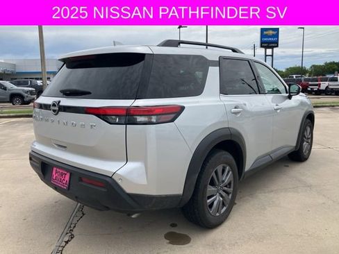 Used 2025 Nissan Pathfinder SV FWD image 7