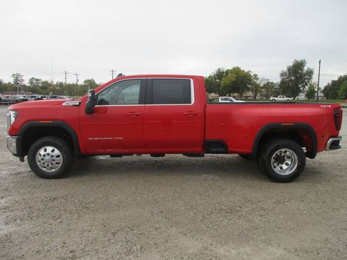 New 2026 GMC Sierra 3500 SLE w/ SLE Value Package AWD/4WD image 10