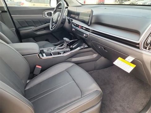 Used 2025 Kia Sorento SX image 17