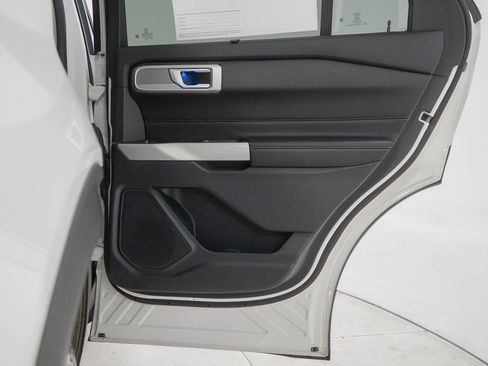 Used 2022 Ford Explorer Limited w/ Equipment Group 301A image 46