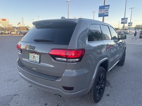 Used 2021 Jeep Grand Cherokee Laredo X image 6