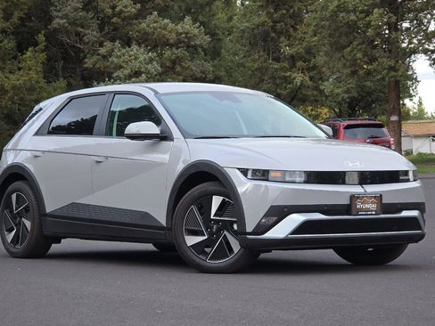 New 2025 Hyundai Ioniq 5 SE image 2