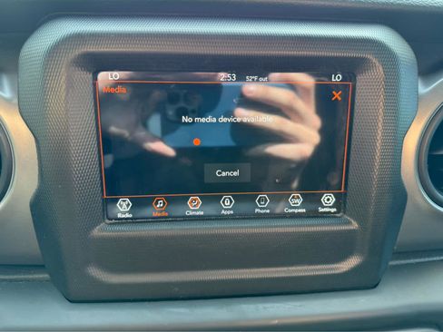 Used 2023 Jeep Wrangler Unlimited image 19