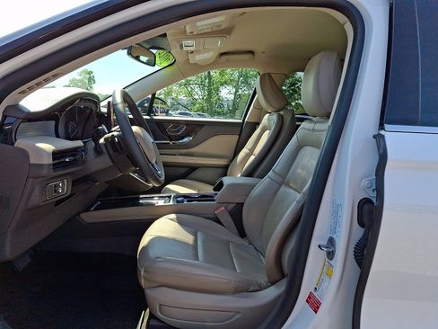 Certified 2022 Lincoln Corsair AWD w/ Equipment Group 101A image 14