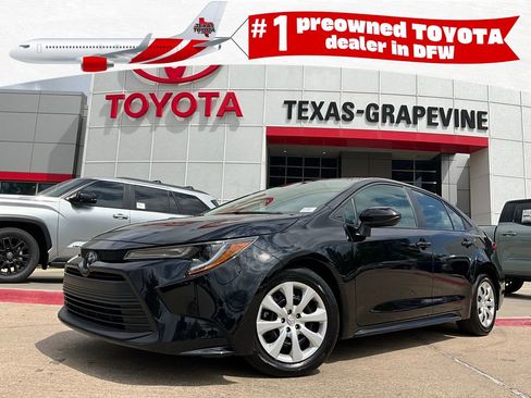 Used 2025 Toyota Corolla LE image 1