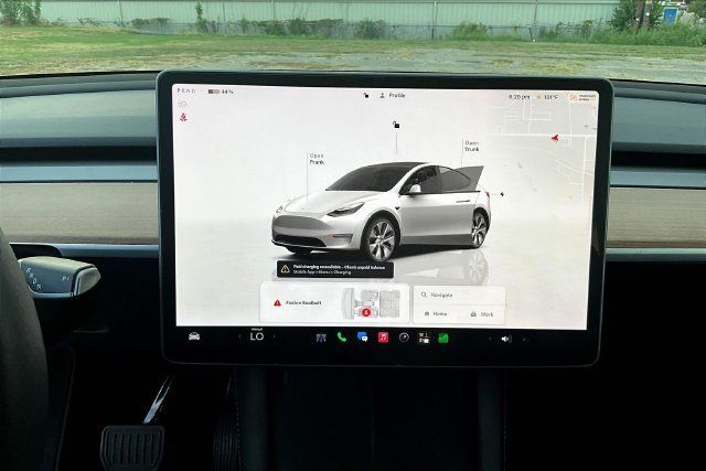 Used 2023 Tesla Model Y Long Range AWD/4WD image 14