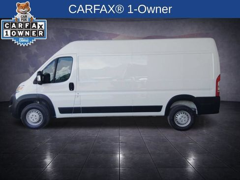 Used 2025 RAM ProMaster 2500 w/ Convenience Group FWD image 2