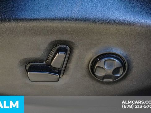 Used 2023 Chrysler Pacifica Limited image 56