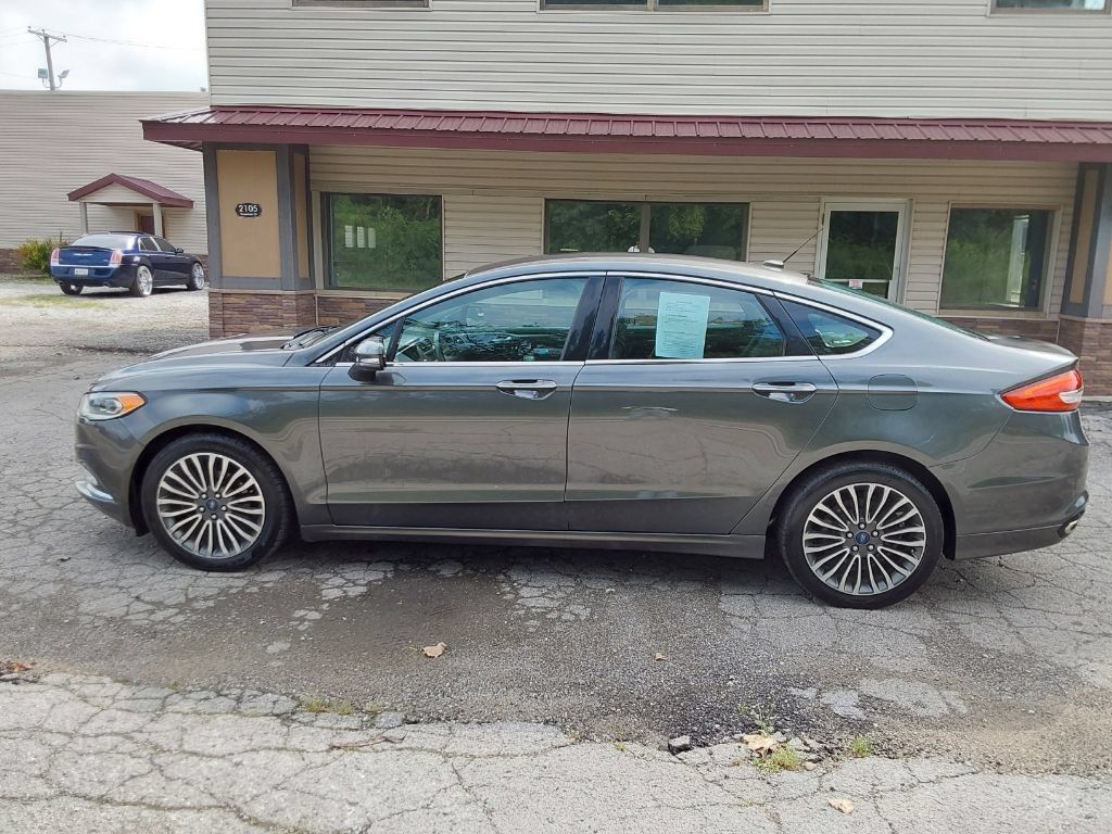 Used 2017 Ford Fusion SE AWD/4WD image 1