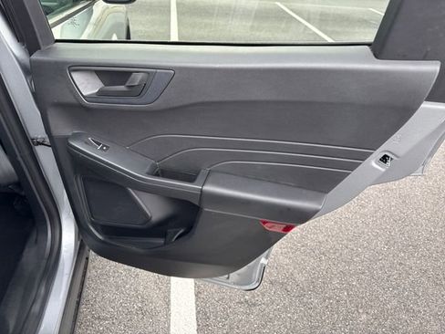 Used 2022 Ford Escape SE w/ Cold Weather Package image 16