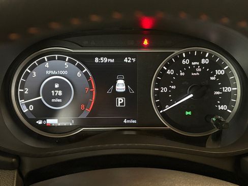 New 2025 Nissan Versa SR image 19