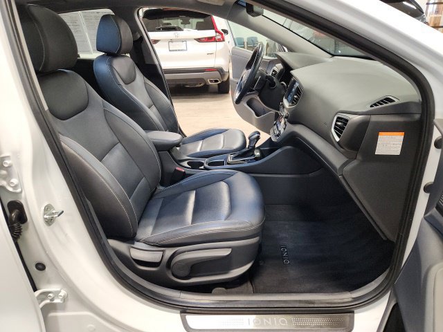 Used 2018 Hyundai Ioniq Limited FWD image 30
