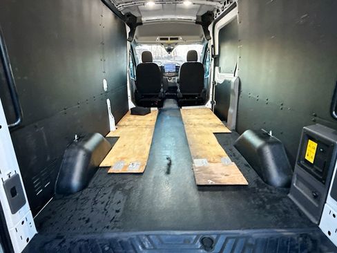 Used 2022 Ford E-Transit Medium Roof w/ Load Area Protection Package image 25