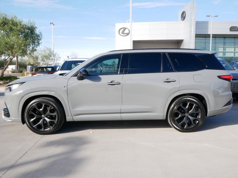 Used 2024 Lexus TX 500h AWD w/ Technology Package image 3