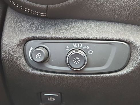 Certified 2023 Chevrolet Blazer LT w/ Midnight/Sport Edition image 18