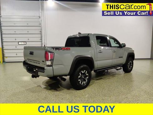 Used 2022 Toyota Tacoma TRD Off-Road w/ TRD Premium Off Road Package AWD/4WD image 8