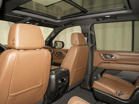 Used 2023 Chevrolet Tahoe High Country w/ Premium Package 2 image 10