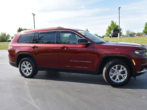 Used 2022 Jeep Grand Cherokee L Limited AWD/4WD image 3