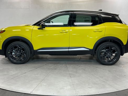 New 2026 Nissan Kicks SR w/ Cold Weather Package AWD/4WD image 2