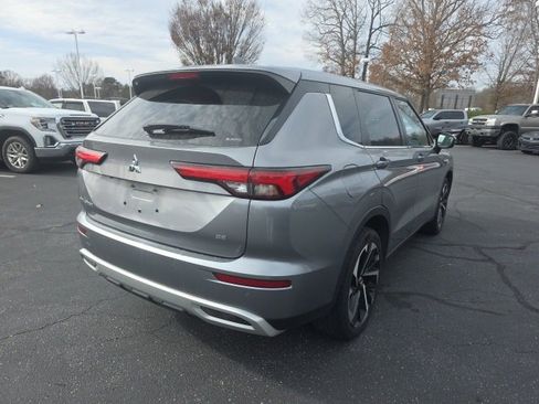 Used 2022 Mitsubishi Outlander SE image 8