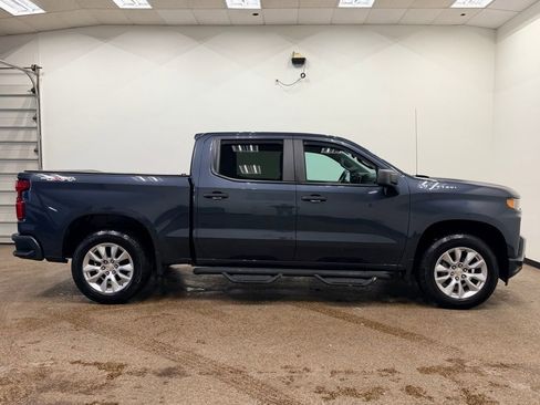 Used 2019 Chevrolet Silverado 1500 Custom w/ Custom Value Package AWD/4WD image 8