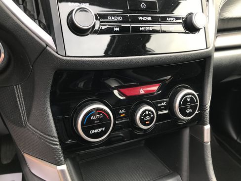 Used 2020 Subaru Forester Premium AWD/4WD image 21