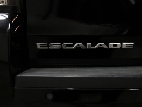 Used 2019 Cadillac Escalade ESV Luxury image 11