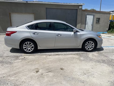 Used 2017 Nissan Altima 2.5 S w/ Power Driver Seat Package FWD image 8