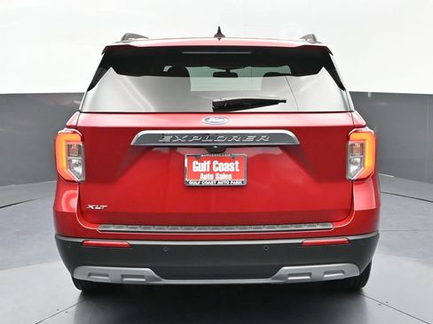 Used 2024 Ford Explorer XLT w/ Equipment Group 202A image 25