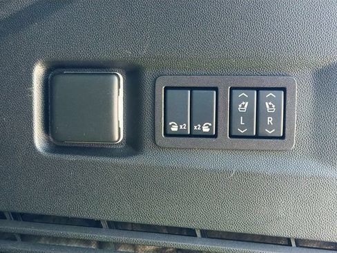 Used 2024 GMC Yukon AT4 w/ Max Trailering Package AWD/4WD image 9