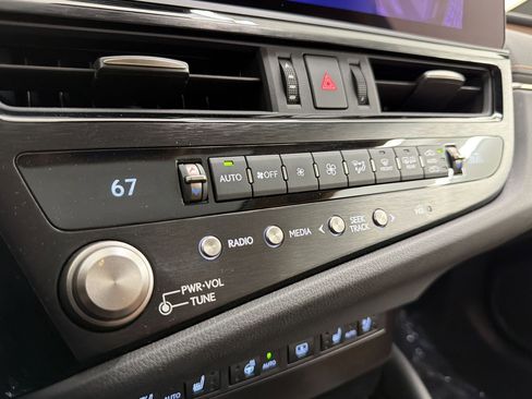 Certified 2023 Lexus ES 350 Ultra Luxury image 30