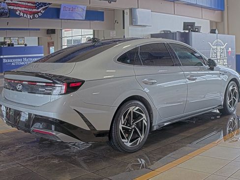 Used 2025 Hyundai Sonata SEL FWD image 5