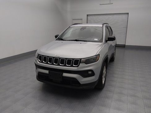 Used 2024 Jeep Compass Latitude image 15