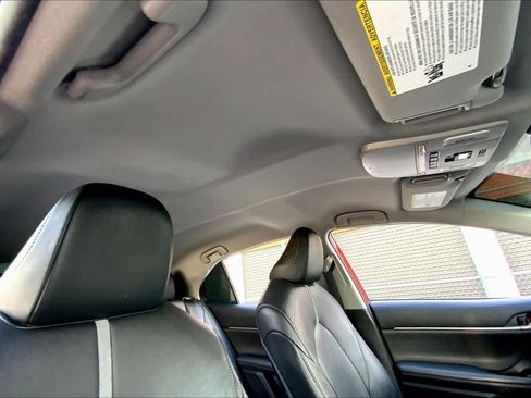 Used 2021 Toyota Camry XSE image 13