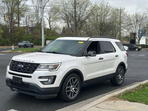 Used 2016 Ford Explorer Sport w/ Equipment Group 401A image 3