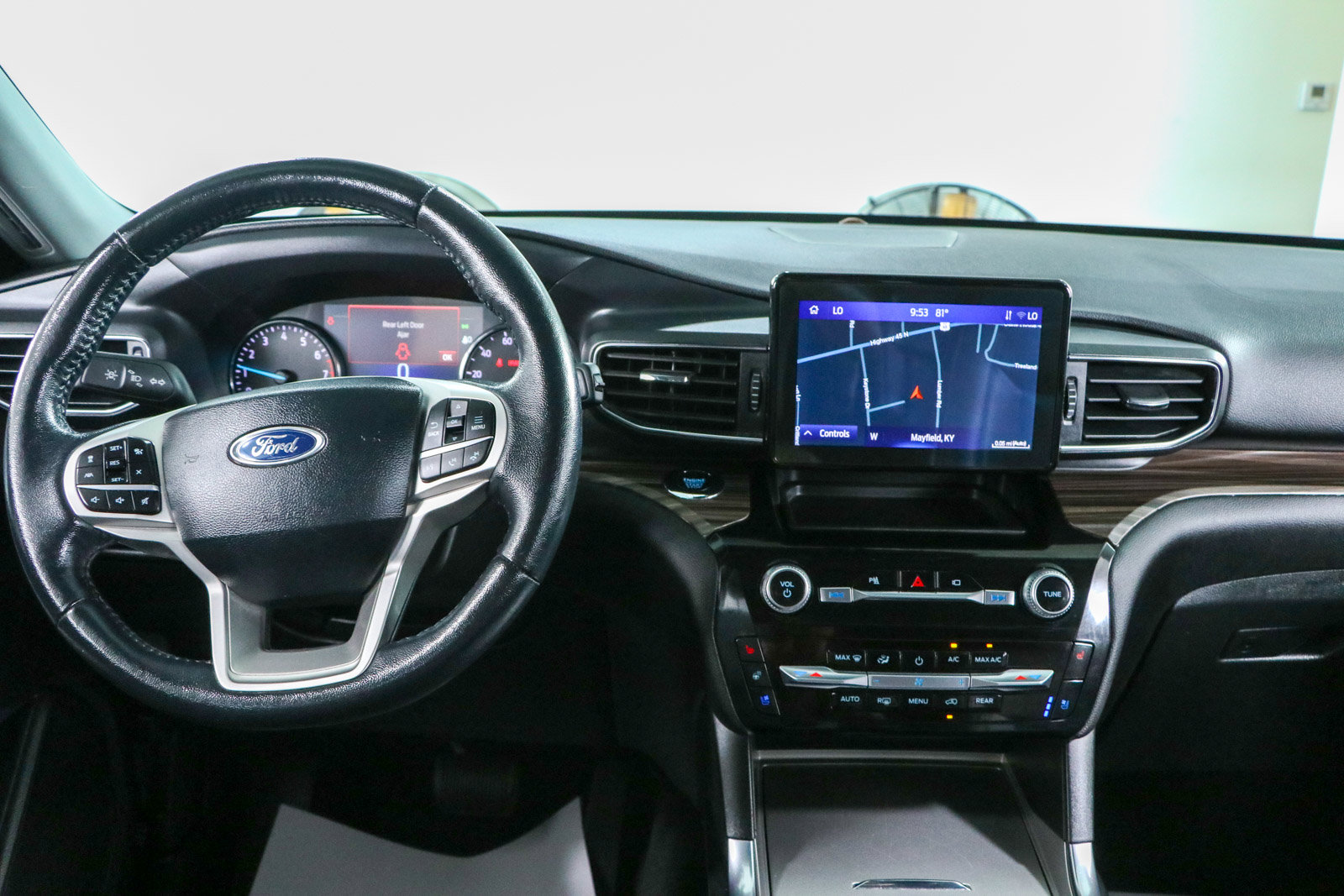 Used 2023 Ford Explorer Limited RWD image 17