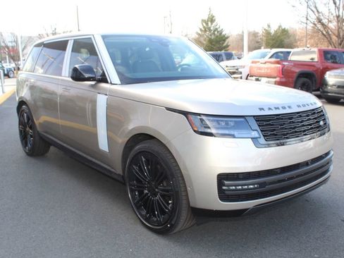 New 2026 Land Rover Range Rover Long Wheelbase SE image 9