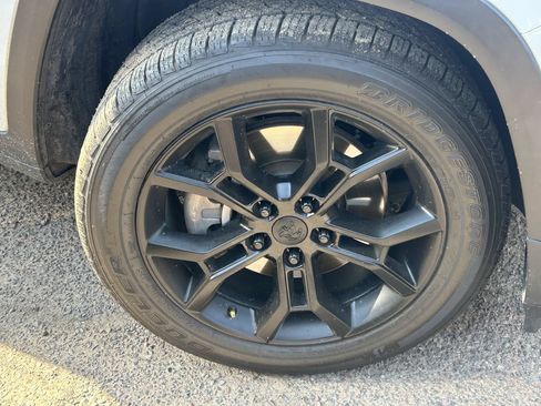 Used 2021 Jeep Grand Cherokee L Limited RWD image 7