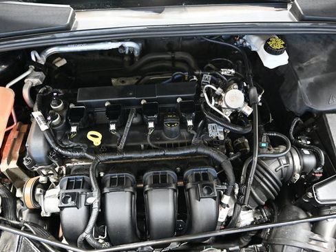 Used 2018 Ford Focus SE image 28