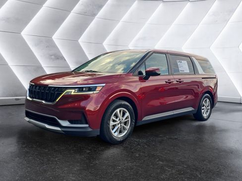 Used 2023 Kia Carnival LX FWD image 1