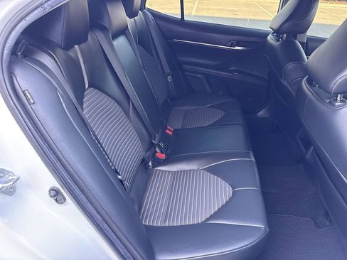 Used 2021 Toyota Camry SE w/ Carpet Mat Package (TMS) FWD image 14
