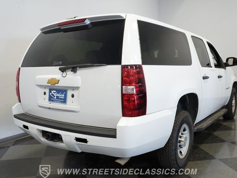 Used 2013 Chevrolet Suburban 2500 AWD/4WD image 12