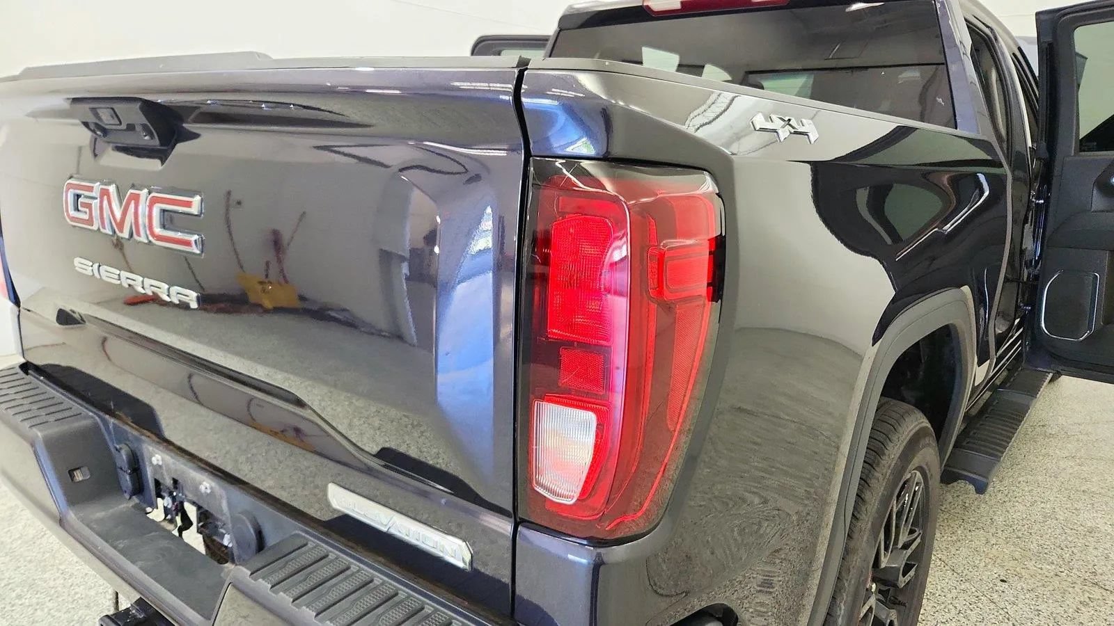 Used 2024 GMC Sierra 1500 Elevation AWD/4WD image 34