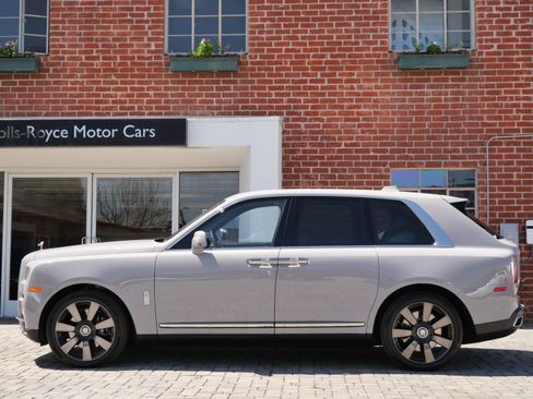 Certified 2024 Rolls-Royce Cullinan AWD/4WD image 3