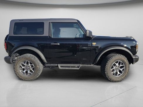 Used 2023 Ford Bronco Badlands image 24