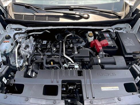 New 2025 Nissan Kicks SR image 10